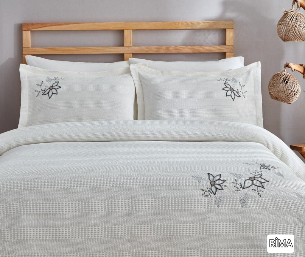 White Bedding Set